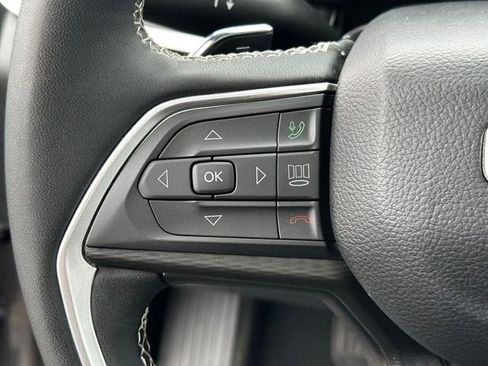 Used 2023 Jeep Grand Cherokee L Laredo AWD/4WD image 18