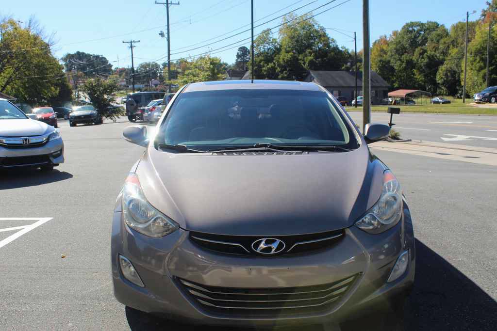 Used 2013 Hyundai Elantra Limited FWD image 2