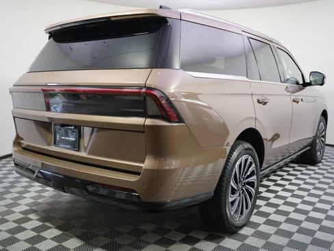 New 2026 Lincoln Navigator Black Label AWD/4WD image 6