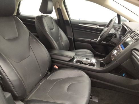 Used 2020 Ford Fusion Titanium FWD image 21