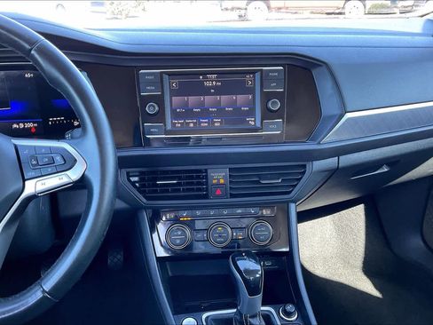 Used 2024 Volkswagen Jetta SE image 7