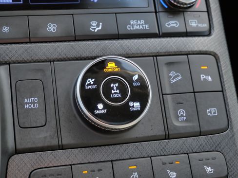 Used 2024 Hyundai Palisade Limited AWD/4WD image 30