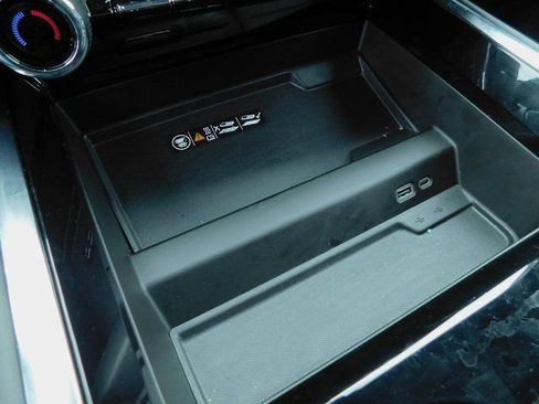 Used 2025 Chevrolet Tahoe Z71 image 34