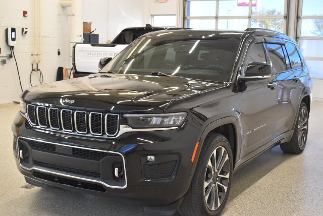 Used 2024 Jeep Grand Cherokee L Overland w/ Trailer Tow Package AWD/4WD image 9