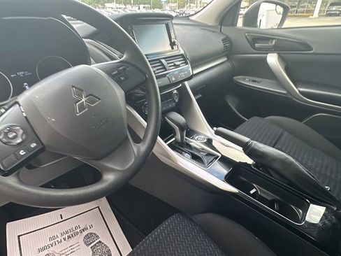 Used 2025 Mitsubishi Eclipse Cross ES image 12