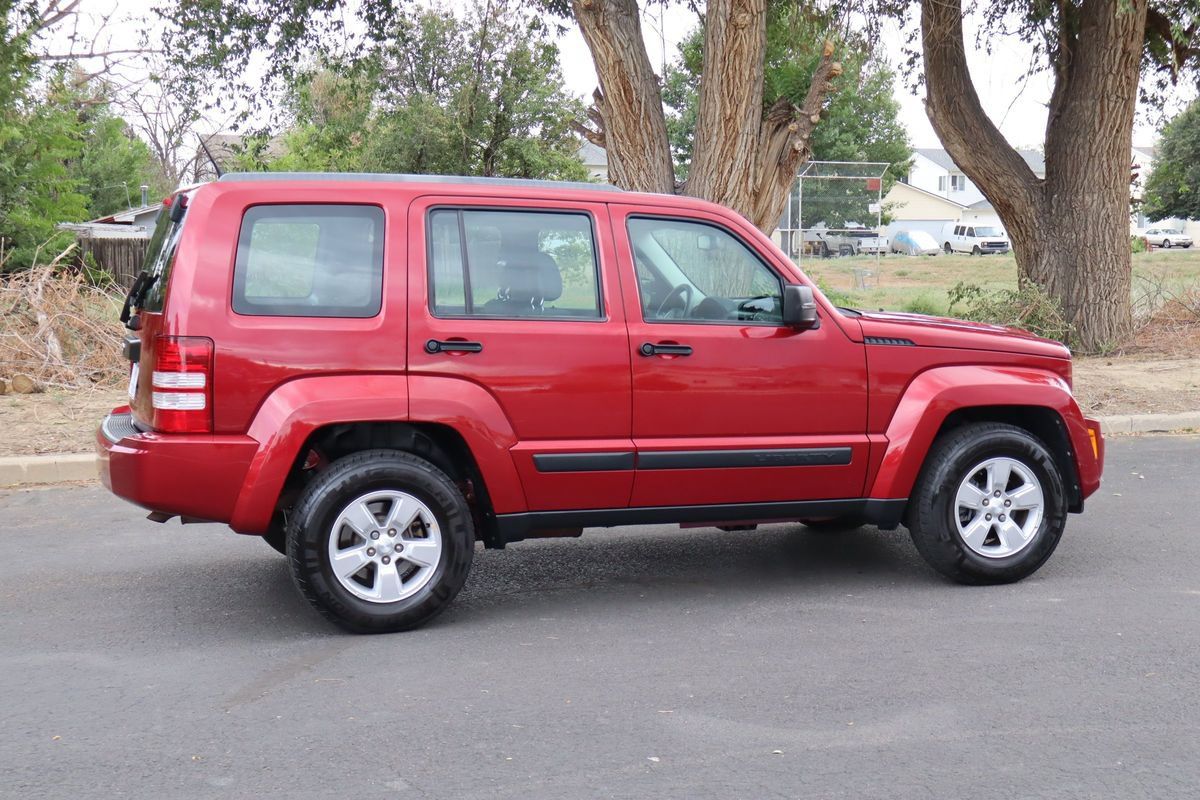 Used 2012 Jeep Liberty Sport w/ Driver Convenience Group AWD/4WD image 6