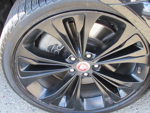Used 2021 Jaguar XF R-Dynamic SE AWD/4WD image 32