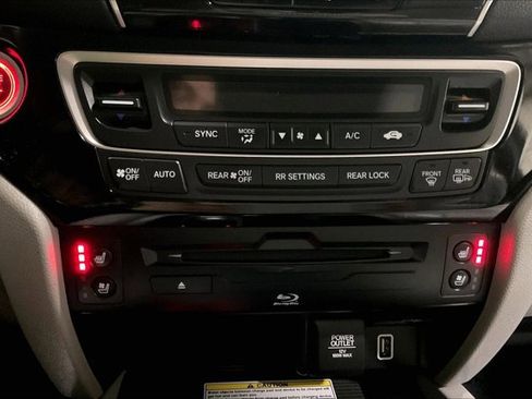 Used 2020 Honda Pilot Elite image 33