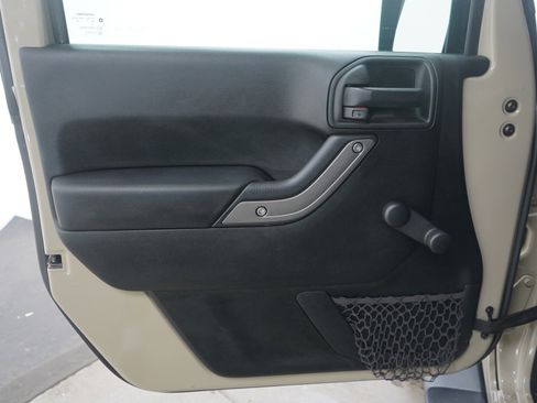 Used 2017 Jeep Wrangler Sport image 14