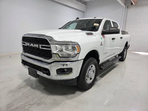 Used 2022 RAM 2500 Tradesman w/ Chrome Appearance Group AWD/4WD image 3