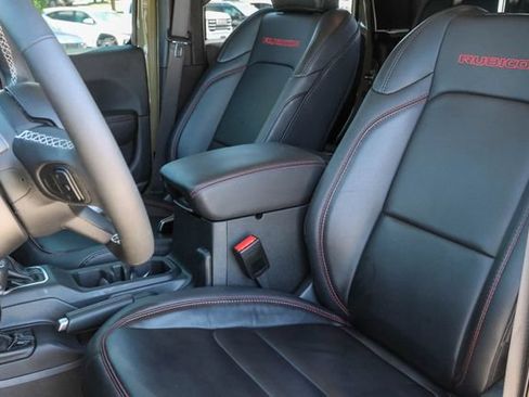 Used 2025 Jeep Gladiator Rubicon AWD/4WD image 11