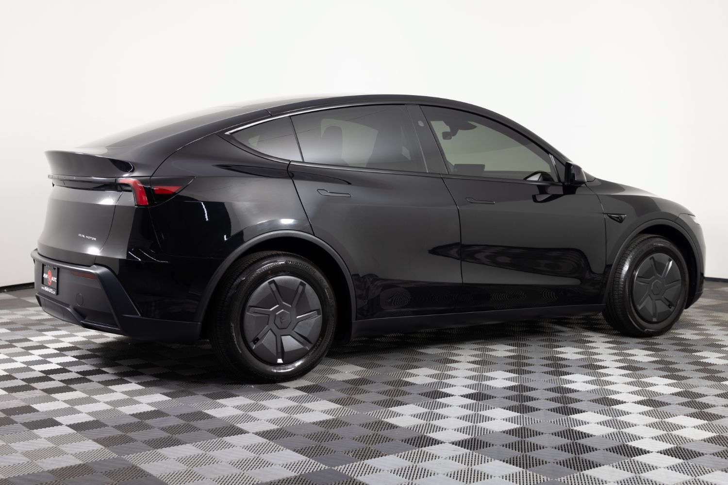 Used 2026 Tesla Model Y AWD image 8
