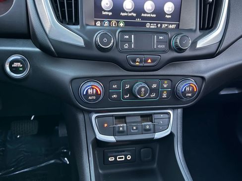 Used 2022 GMC Terrain SLT w/ Tech Package image 20