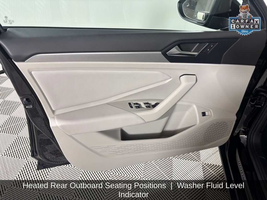 Used 2019 Volkswagen Jetta SE w/ Cold Weather Package FWD image 14