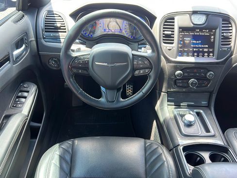 Used 2023 Chrysler 300 C RWD image 11