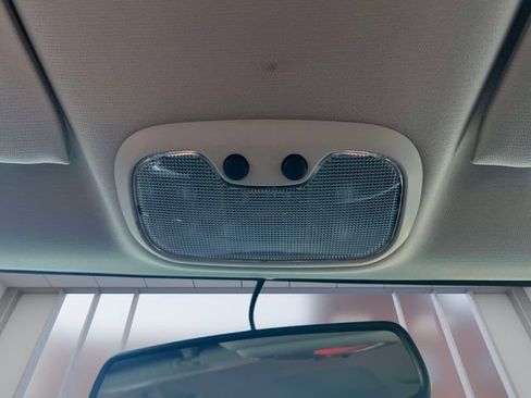 Used 2017 Jeep Compass Latitude image 29