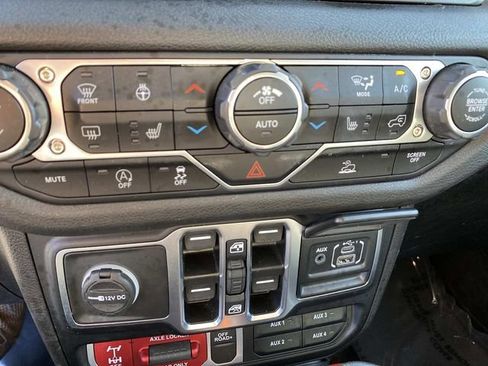 Used 2024 Jeep Wrangler Unlimited Sport AWD/4WD image 14