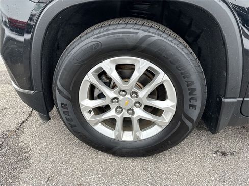 Used 2020 Chevrolet Traverse LT image 10