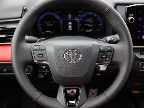 New 2026 Toyota Camry Hybrid FWD image 28