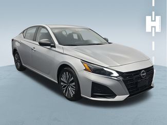 Used 2024 Nissan Altima 2.5 SV video 1