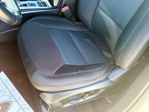 Used 2022 Ford Explorer XLT image 19