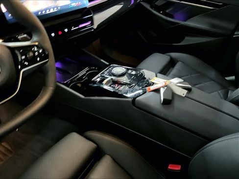 Used 2026 BMW 530i w/ Premium Package image 18