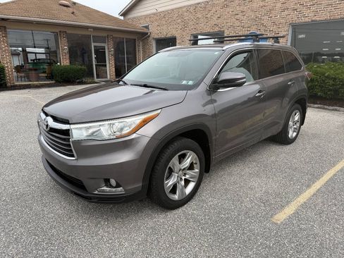 Used 2015 Toyota Highlander Limited AWD/4WD image 3