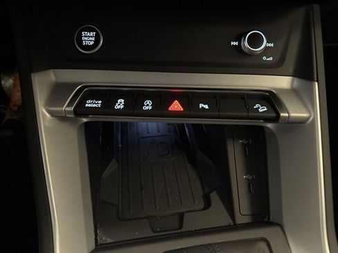 Used 2025 Audi Q3 2.0T Premium w/ Convenience Package image 27