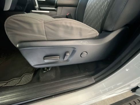 Used 2018 Toyota Tundra SR5 image 12