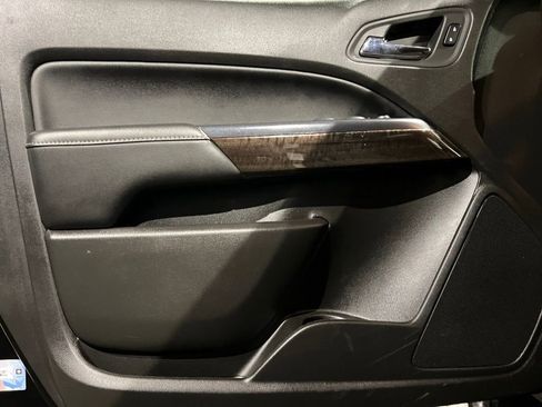 Used 2016 GMC Canyon SLE image 21