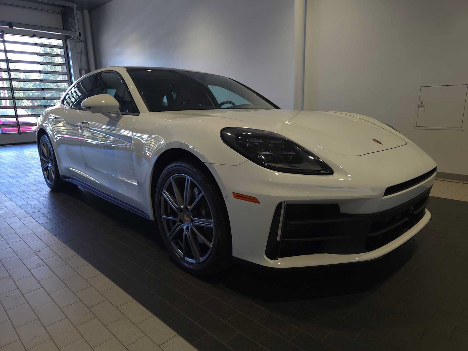 Used 2025 Porsche Panamera 4 AWD/4WD image 9