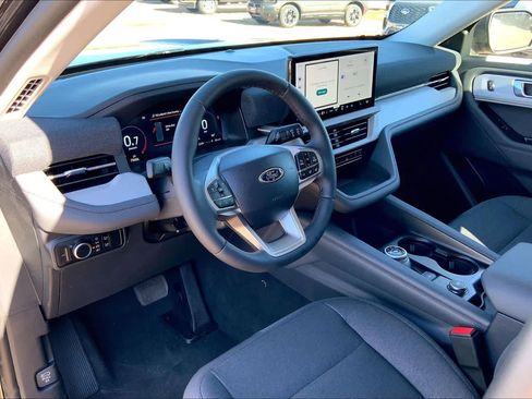 New 2026 Ford Explorer Active image 8