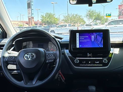 Used 2025 Toyota Corolla LE FWD image 12