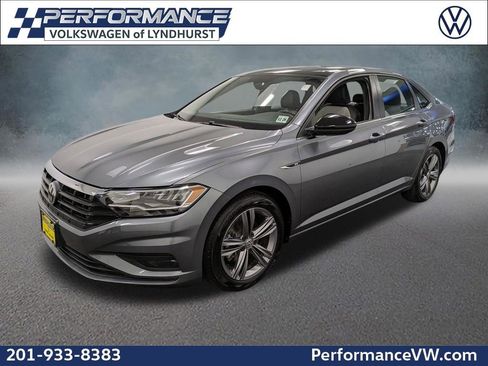 Used 2021 Volkswagen Jetta R-Line w/ R-Line Cold Weather Package image 1