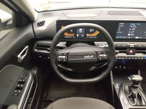 Used 2025 Kia K4 FWD image 22