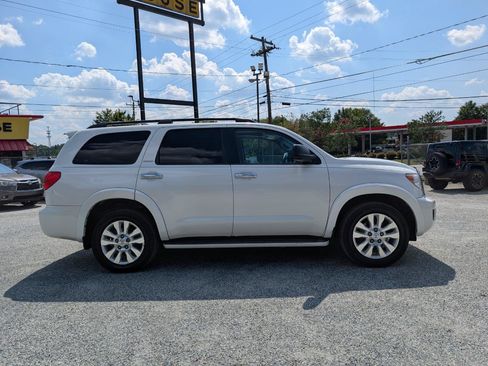 Used 2013 Toyota Sequoia Platinum RWD image 5