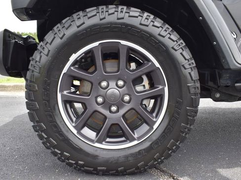 Used 2023 Jeep Gladiator Overland AWD/4WD image 14