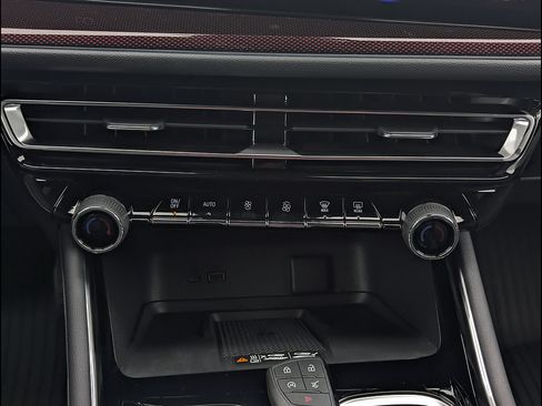 New 2026 Chevrolet Traverse Z71 w/ Enhanced Driving Package AWD/4WD image 25