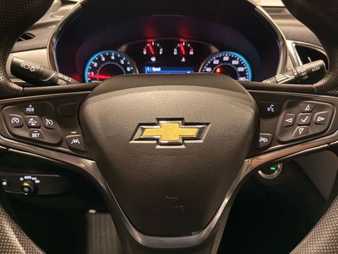 Used 2024 Chevrolet Equinox LS w/ LS Convenience Package image 18