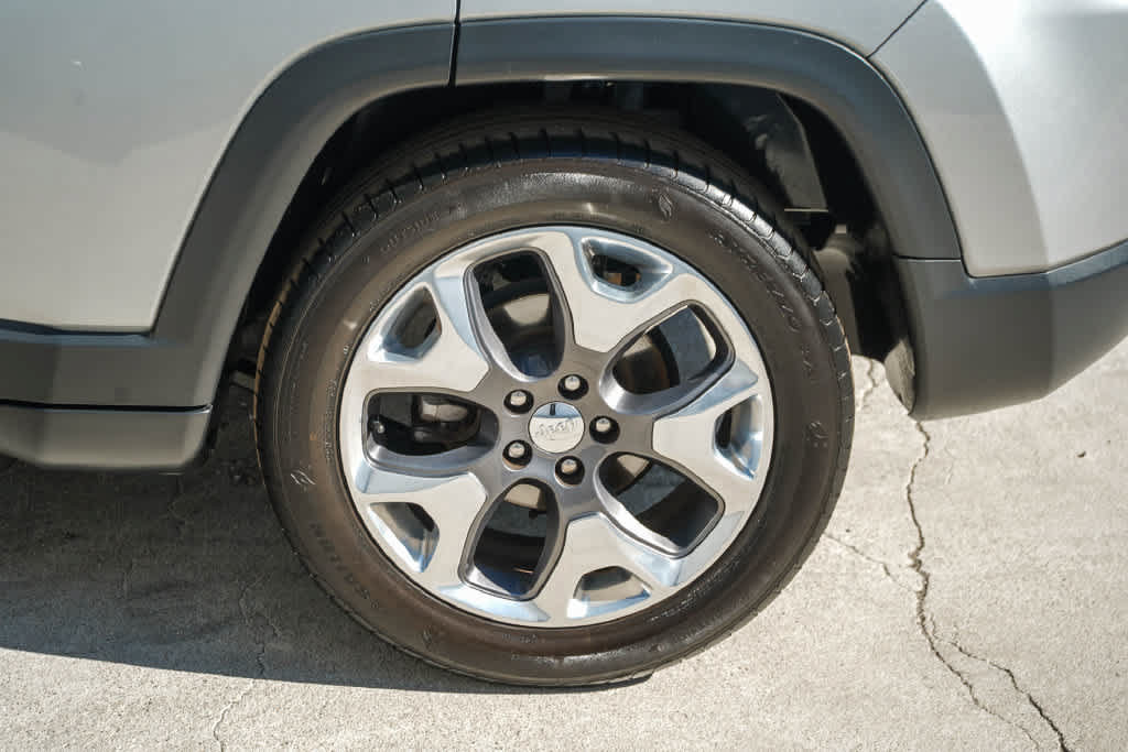 Used 2021 Jeep Compass Limited FWD image 11