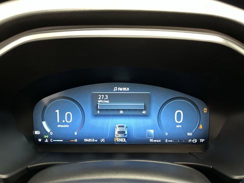 Used 2025 Ford Escape Platinum AWD/4WD image 26