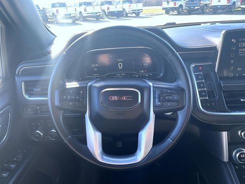 Used 2023 GMC Yukon SLT image 11