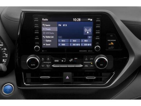 Used 2021 Toyota Highlander XLE FWD image 10