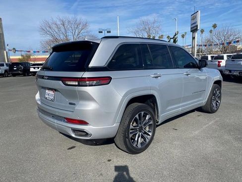 Used 2022 Jeep Grand Cherokee Overland image 9