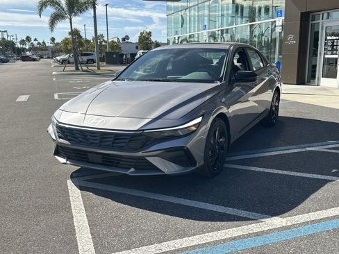 New 2026 Hyundai Elantra SEL Sport Premium image 2