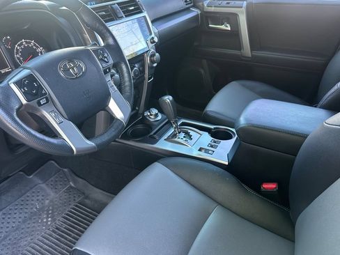 Used 2023 Toyota 4Runner SR5 Premium w/ Moonroof Package AWD/4WD image 10