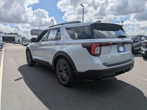 New 2026 Ford Explorer ST-Line w/ ST-Line Street Pack image 6