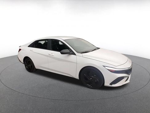 Used 2026 Hyundai Elantra Sport FWD image 2