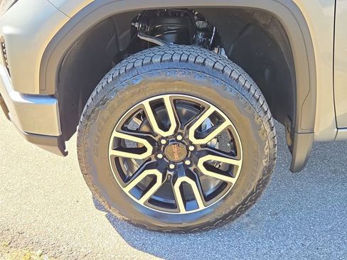 New 2026 GMC Sierra 1500 AT4 w/ Technology Package image 6