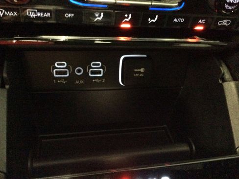 New 2025 Jeep Grand Cherokee L Limited w/ Black Appearance Package image 38